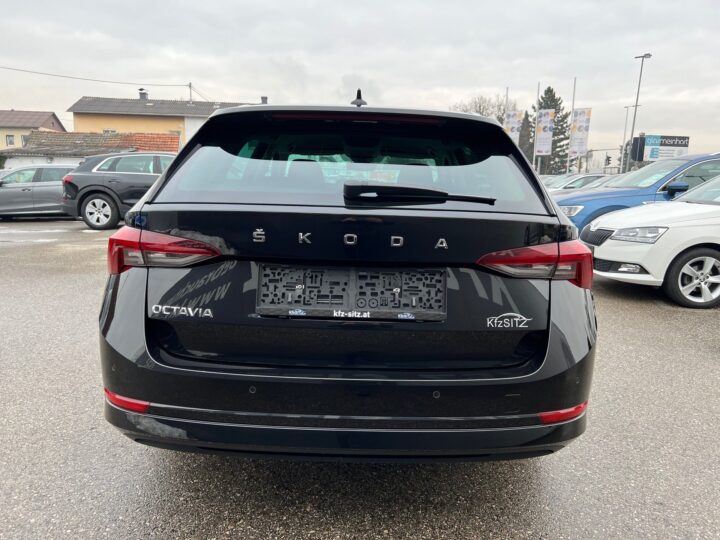 Abbildung Fahrzeugdetailansicht Skoda Octavia - Nr. 3