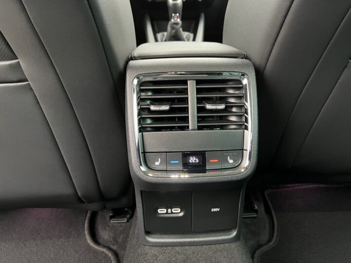 Abbildung Fahrzeugdetailansicht Skoda Octavia - Nr. 33