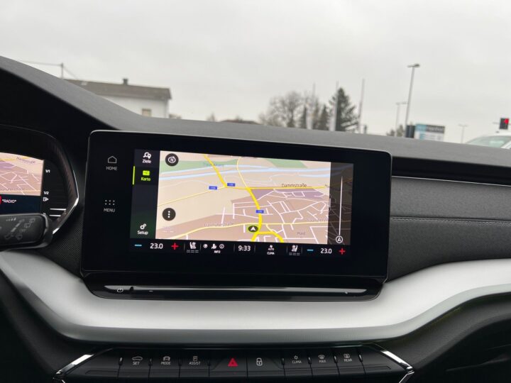 Abbildung Fahrzeugdetailansicht Skoda Octavia - Nr. 25