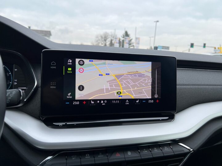 Abbildung Fahrzeugdetailansicht Skoda Octavia - Nr. 24