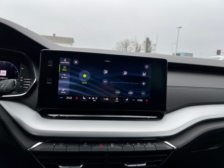 Abbildung Fahrzeugdetailansicht Skoda Octavia - Nr. 24