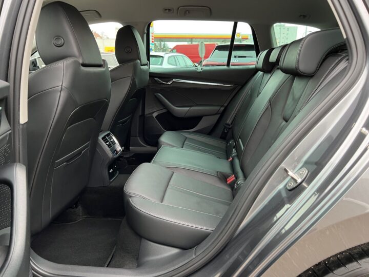 Abbildung Fahrzeugdetailansicht Skoda Octavia - Nr. 13