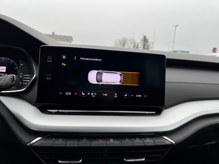 Abbildung Fahrzeugdetailansicht Skoda Octavia - Nr. 26