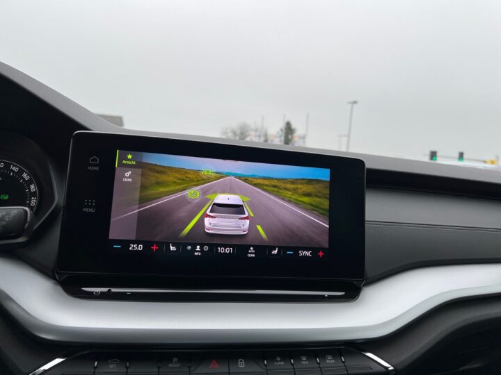 Abbildung Fahrzeugdetailansicht Skoda Octavia - Nr. 23