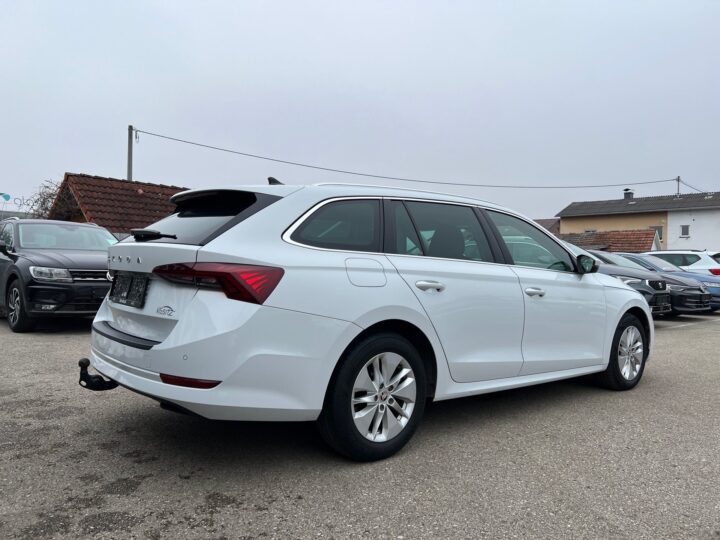 Abbildung Fahrzeugdetailansicht Skoda Octavia - Nr. 2