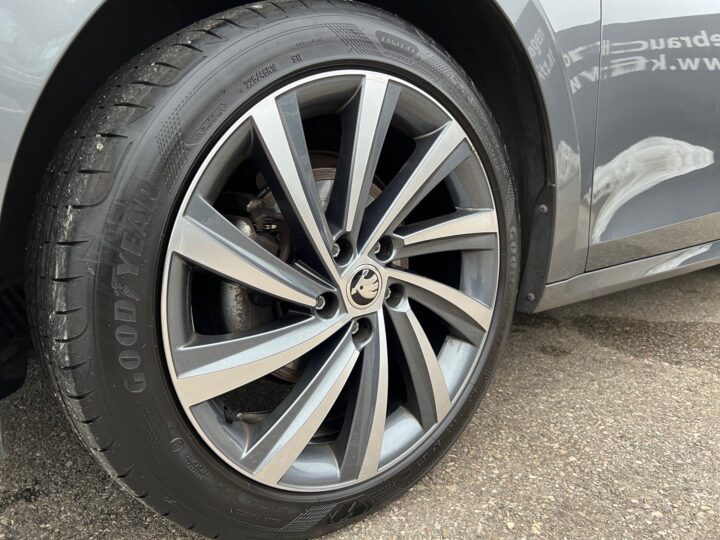 Abbildung Fahrzeugdetailansicht Skoda Octavia - Nr. 37