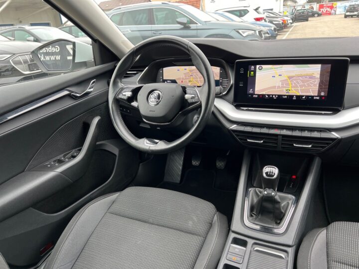 Abbildung Fahrzeugdetailansicht Skoda Octavia - Nr. 10