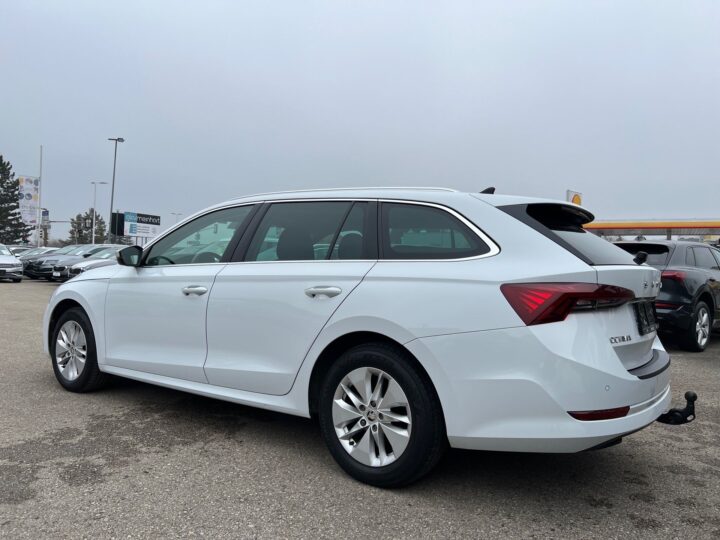 Abbildung Fahrzeugdetailansicht Skoda Octavia - Nr. 4