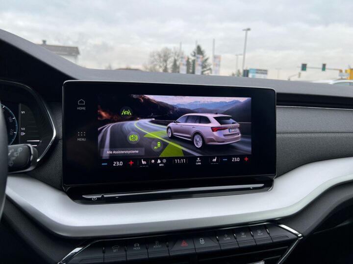 Abbildung Fahrzeugdetailansicht Skoda Octavia - Nr. 23