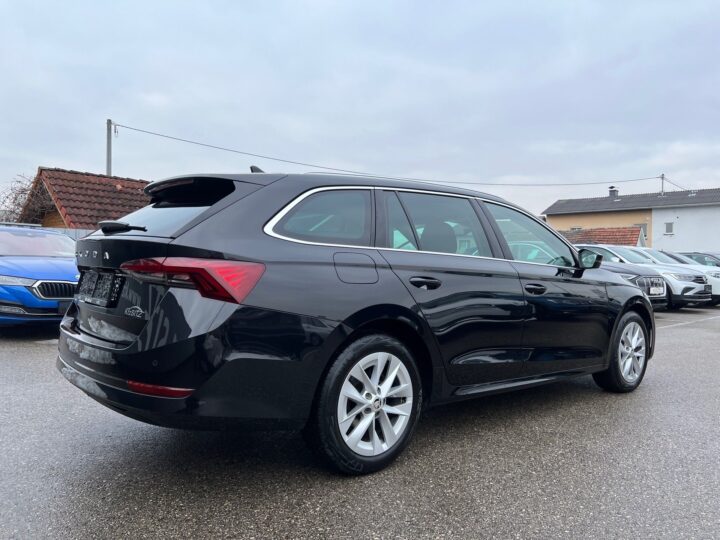 Abbildung Fahrzeugdetailansicht Skoda Octavia - Nr. 2