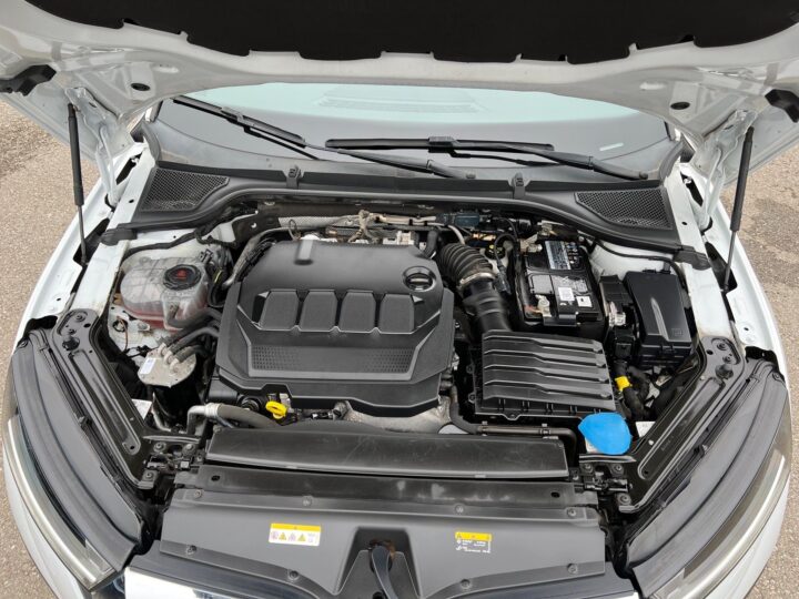 Abbildung Fahrzeugdetailansicht Skoda Octavia - Nr. 33