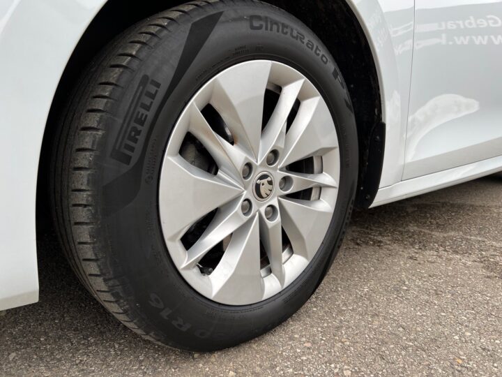 Abbildung Fahrzeugdetailansicht Skoda Octavia - Nr. 35