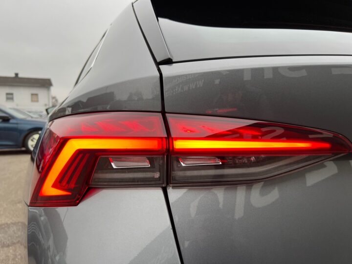 Abbildung Fahrzeugdetailansicht Skoda Octavia - Nr. 38