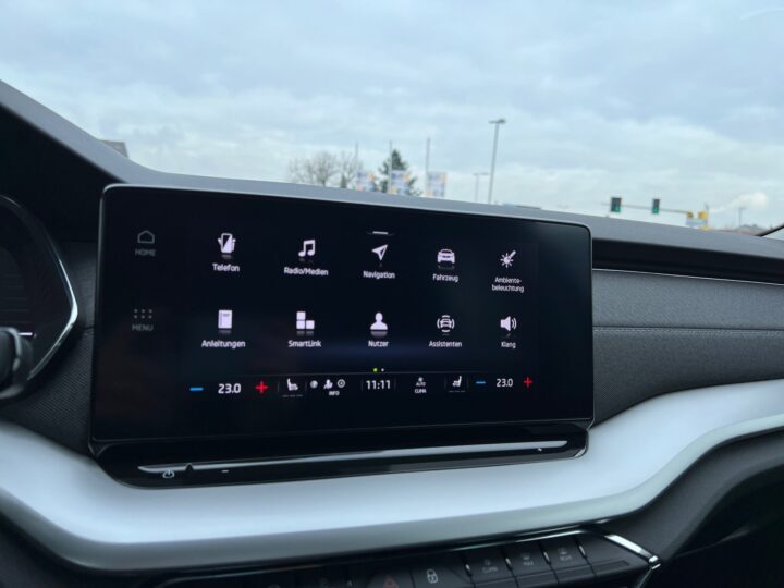 Abbildung Fahrzeugdetailansicht Skoda Octavia - Nr. 18